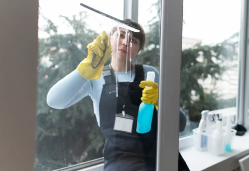 Nettoyage de vitres intérieures et extérieures à Belleville